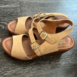 Bella vita brown wedges size 6